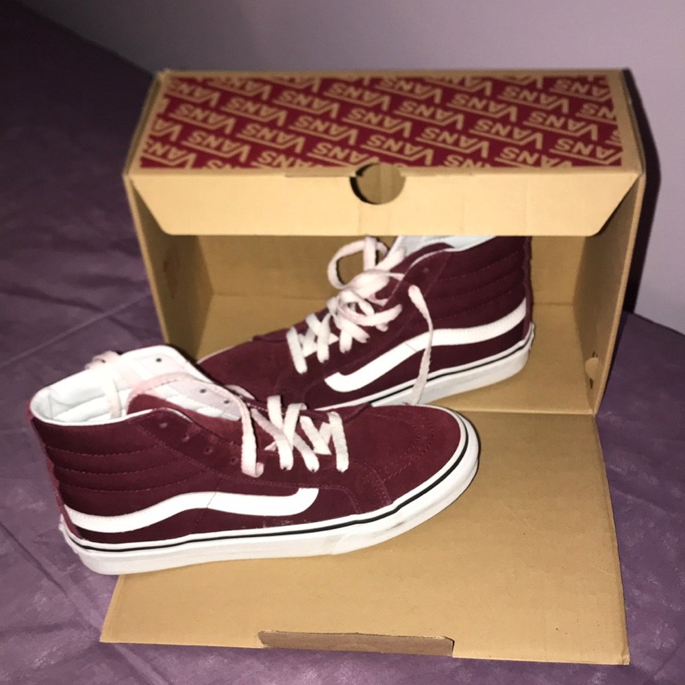 Women’s 8 Maroon High Top Vans